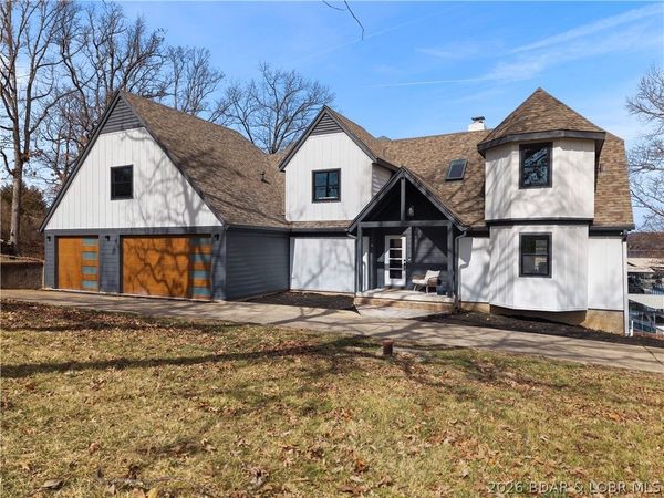 1729 Chimney Point, Sunrise Beach, MO 65079