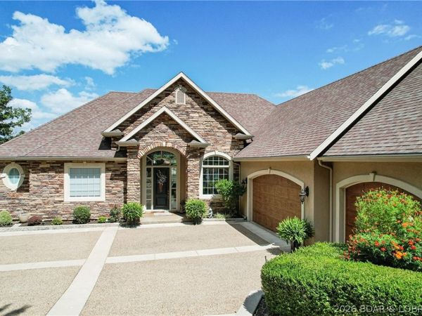 1163 Beacon Pointe Circle, Lake Ozark, MO 65049