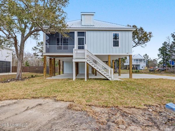 206 Piney Ridge , Waveland, MS 39576