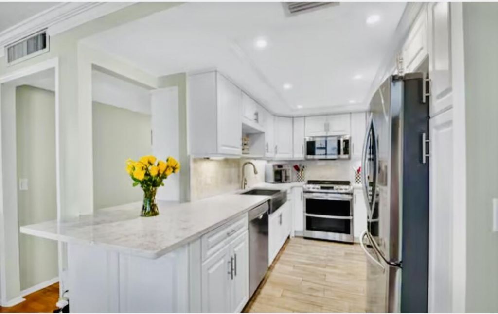 125 S Ocean Avenue, Unit 104, Palm Beach Shores, FL 33404 Photo