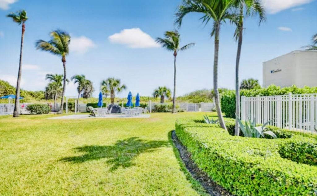 125 S Ocean Avenue, Unit 104, Palm Beach Shores, FL 33404 Photo