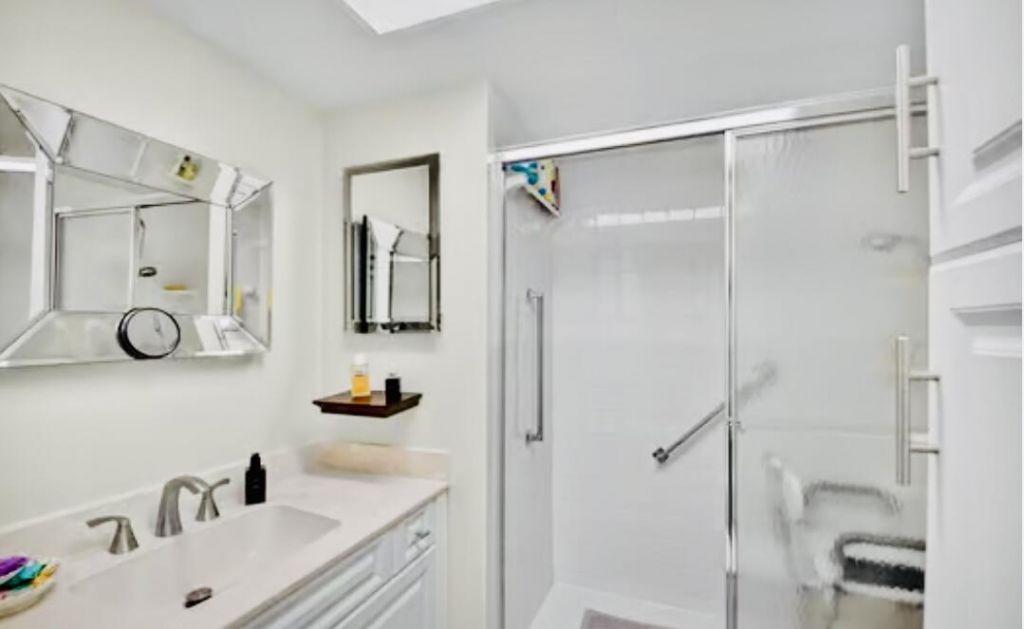 125 S Ocean Avenue, Unit 104, Palm Beach Shores, FL 33404 Photo