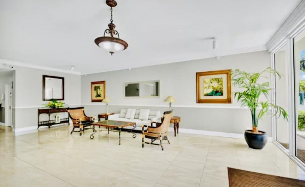 125 S Ocean Avenue, Unit 104, Palm Beach Shores, FL 33404 Photo