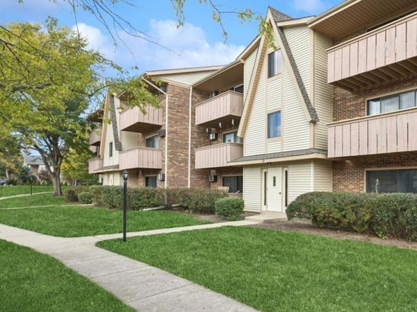 11 Echo Court , Unit 12, Vernon Hills, IL 60061