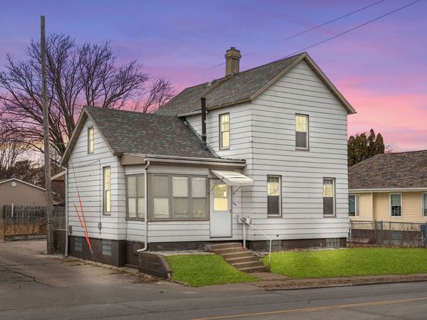 1618 N Marquette Street , Davenport, IA 52804