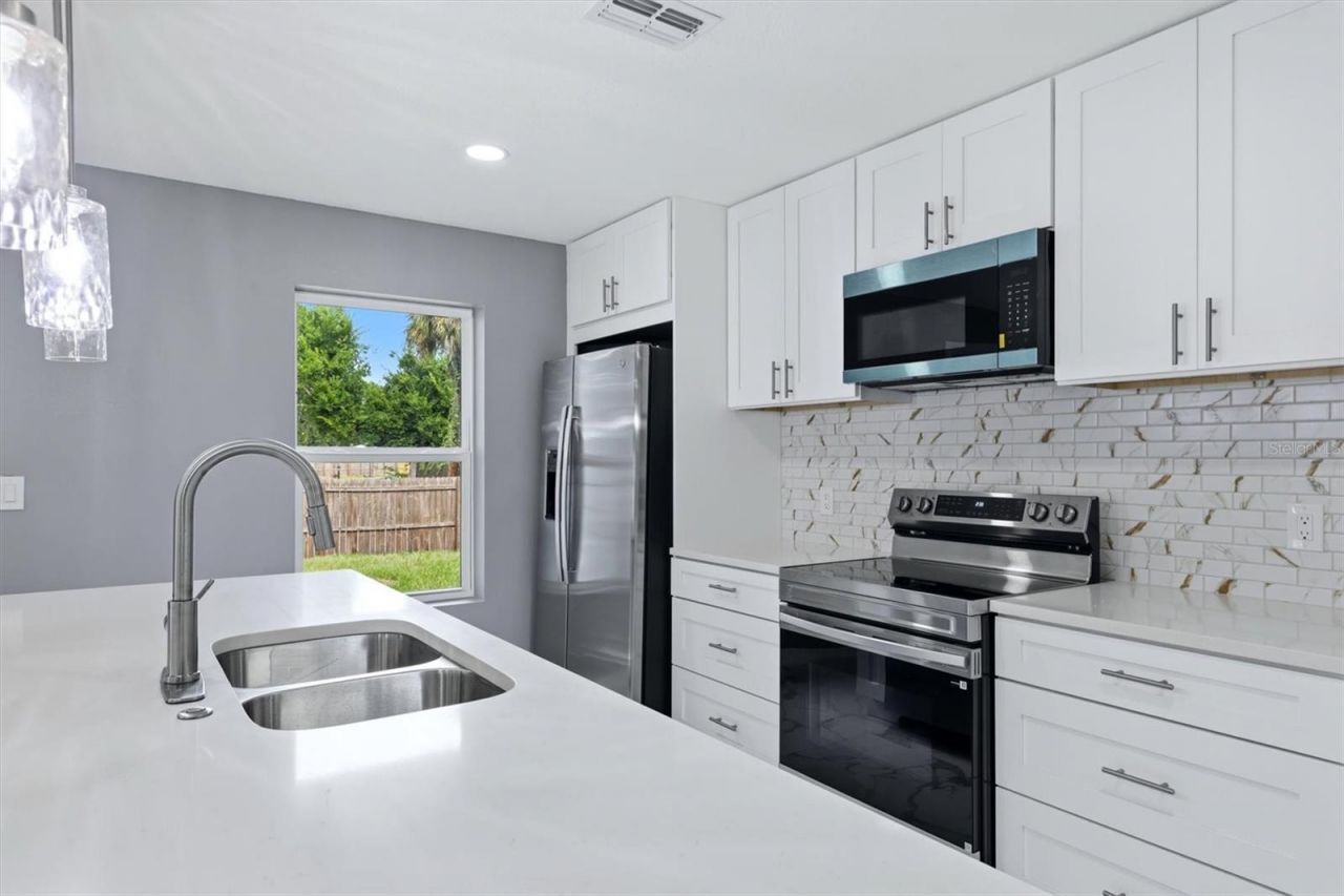 1615 31st Avenue E, Bradenton, FL 34208 Photo