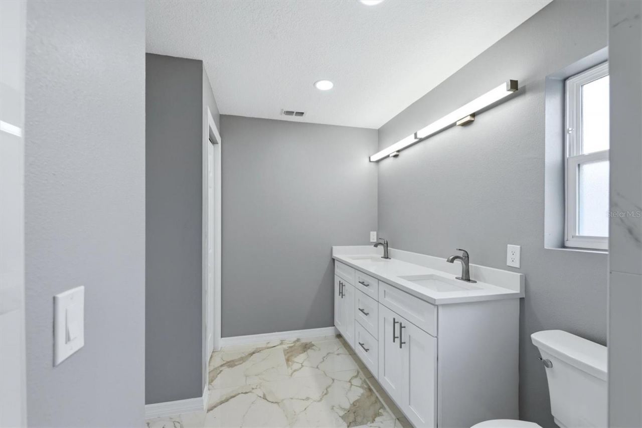 1615 31st Avenue E, Bradenton, FL 34208 Photo