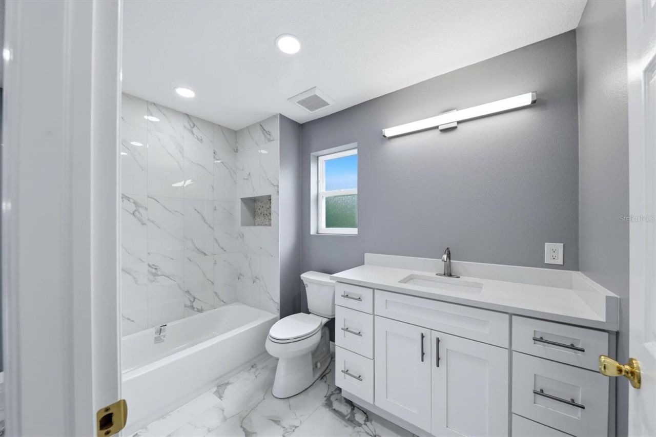 1615 31st Avenue E, Bradenton, FL 34208 Photo