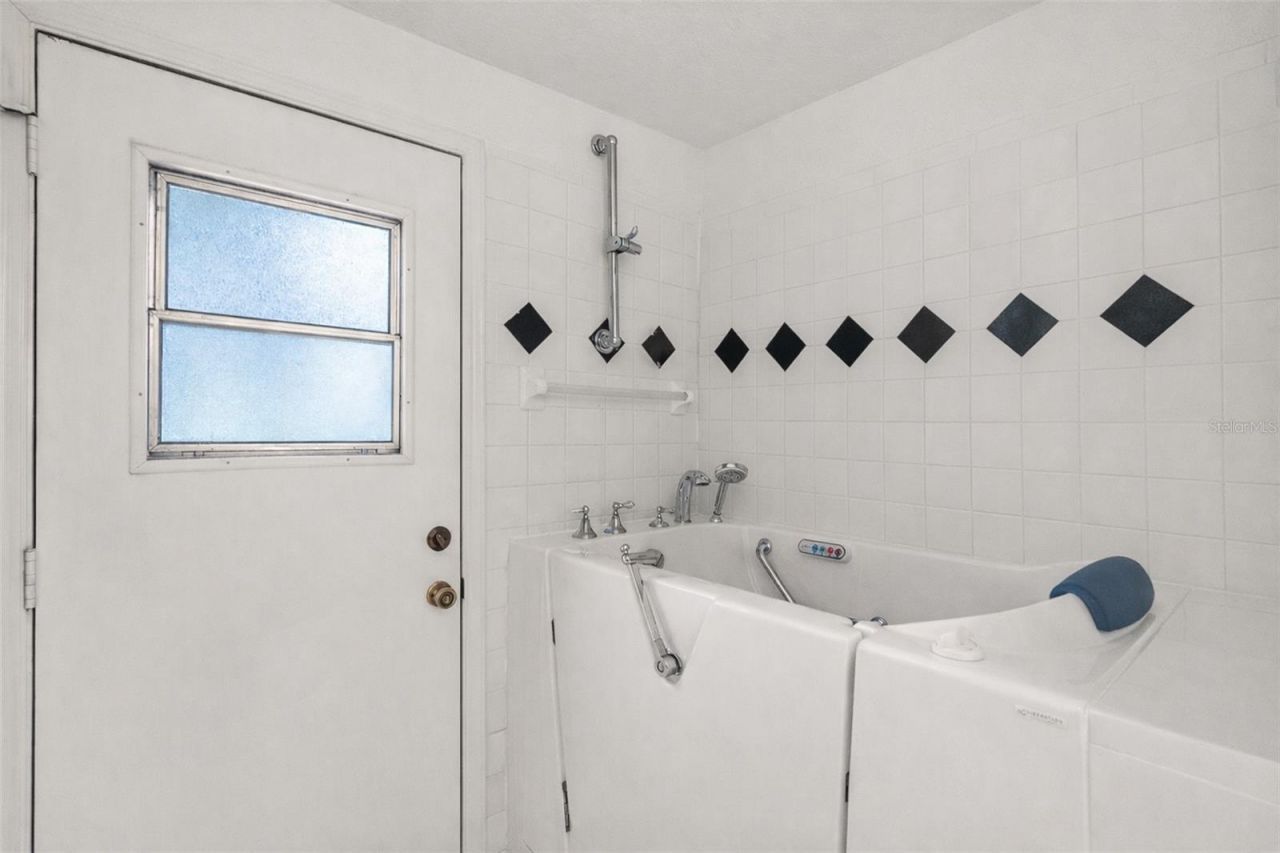 295 N Jungle Road, Geneva, FL 32732 Photo