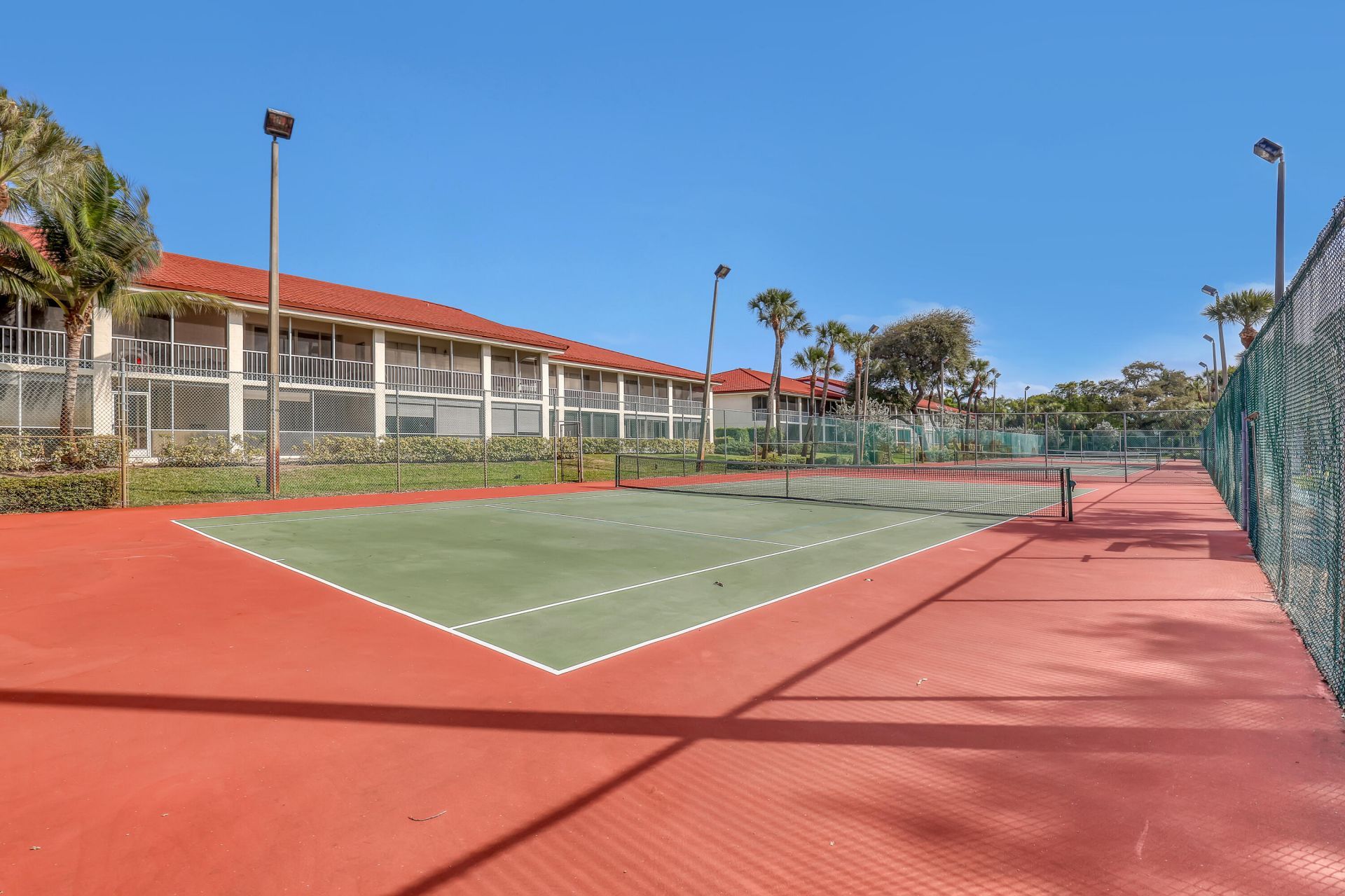 105 Half Moon Circle, Unit F1, Hypoluxo, FL 33462 Photo