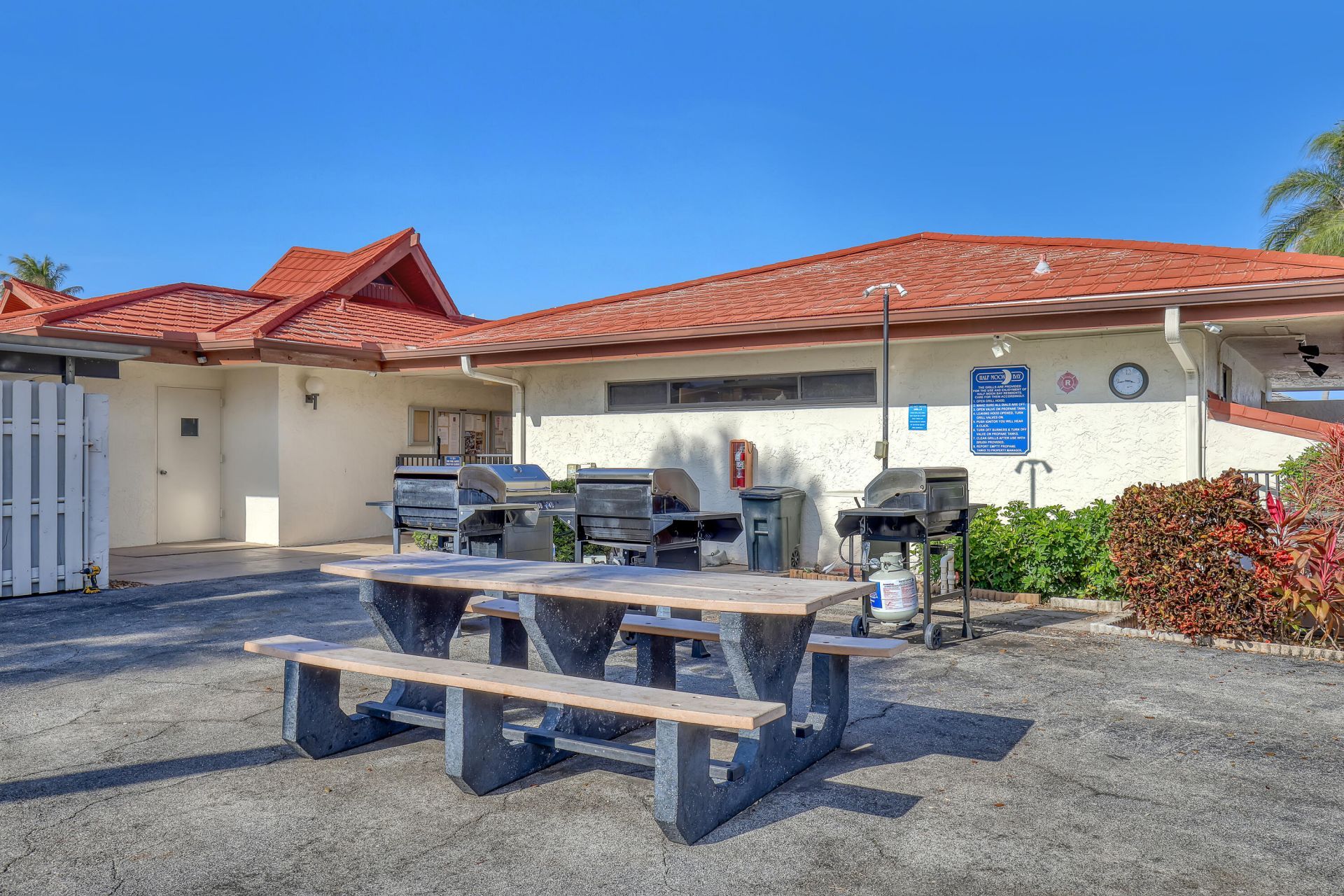 105 Half Moon Circle, Unit F1, Hypoluxo, FL 33462 Photo