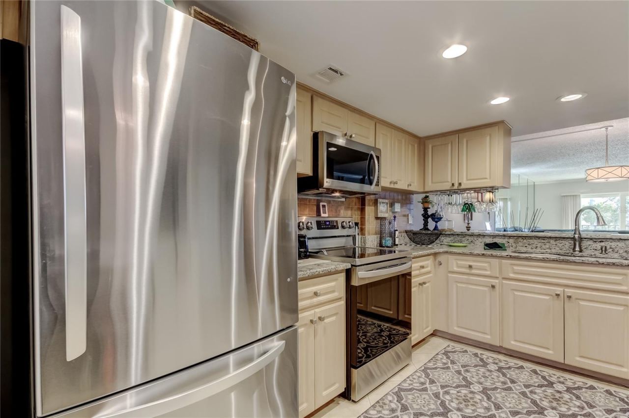 650 Island Way, Unit 206, Clearwater Beach, FL 33767 Photo