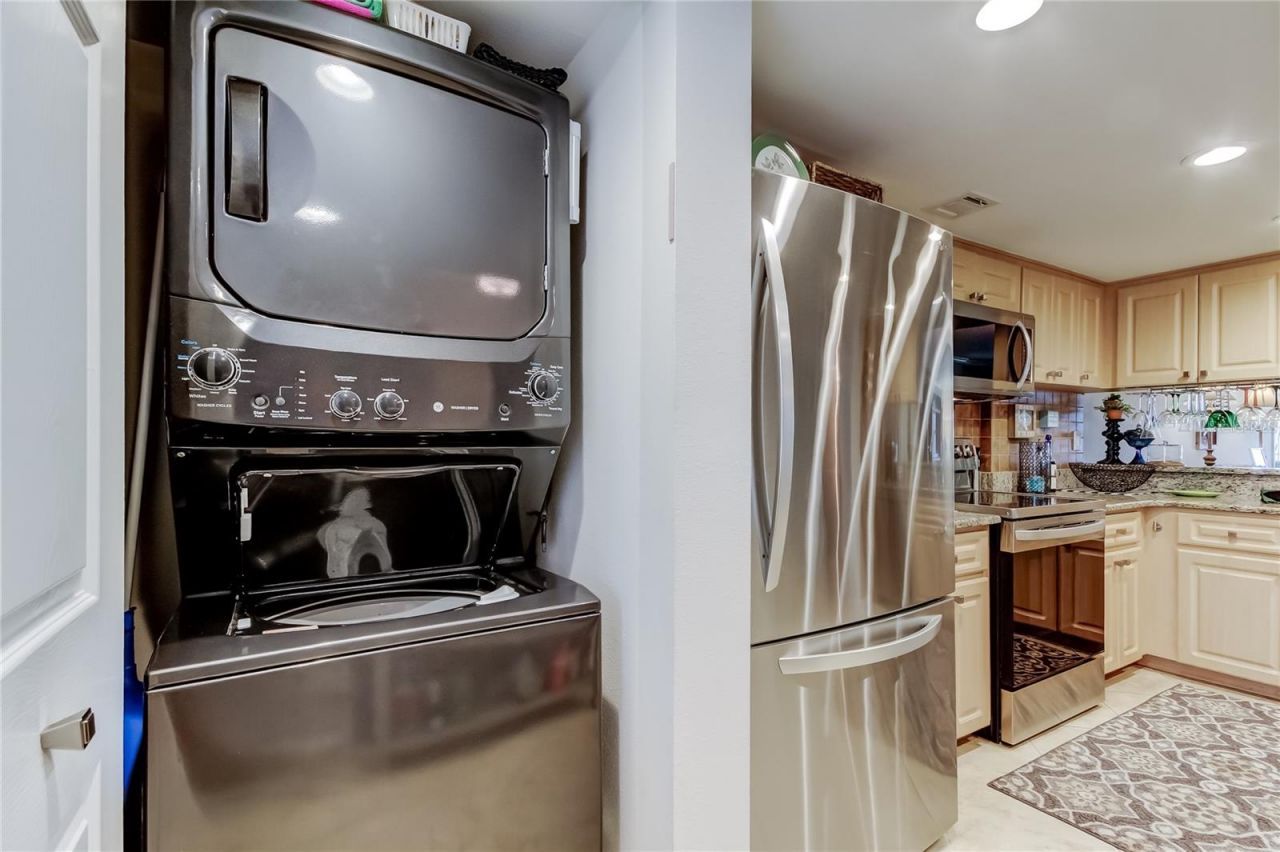 650 Island Way, Unit 206, Clearwater Beach, FL 33767 Photo
