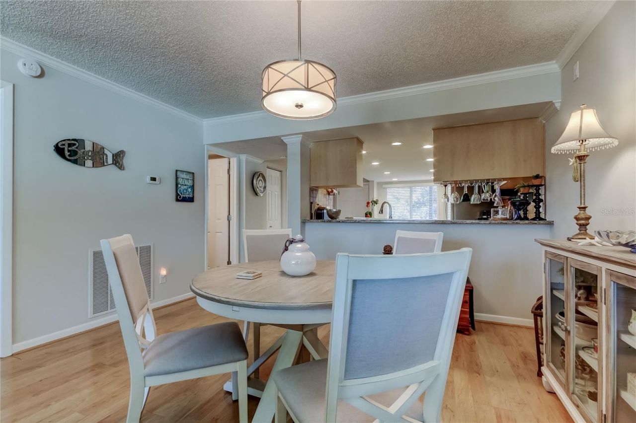 650 Island Way, Unit 206, Clearwater Beach, FL 33767 Photo