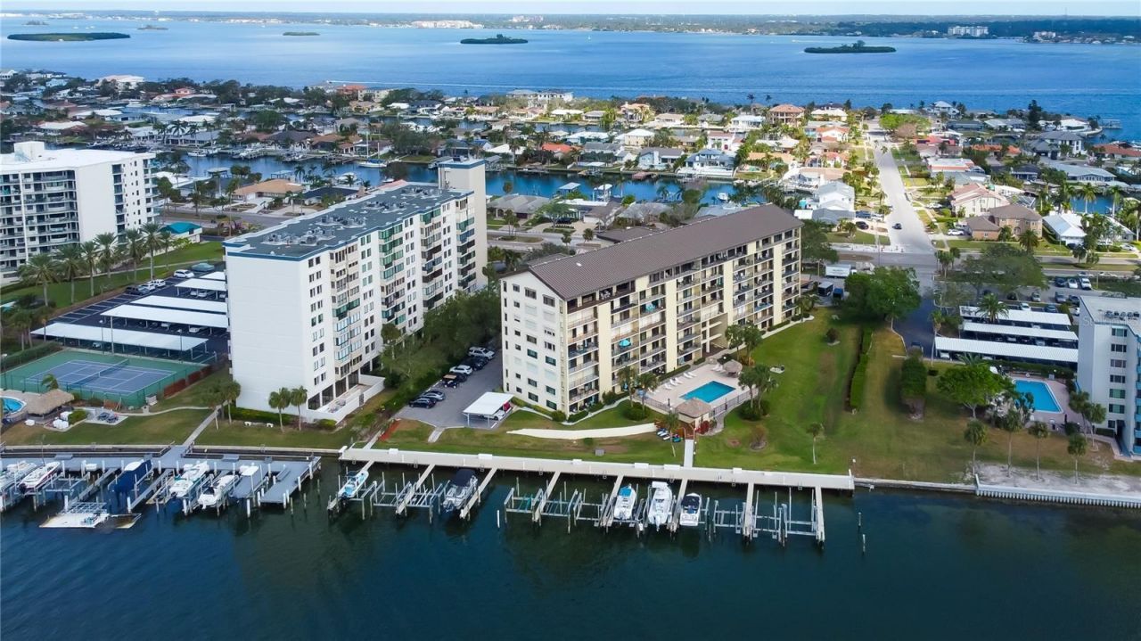 650 Island Way, Unit 206, Clearwater Beach, FL 33767 Photo