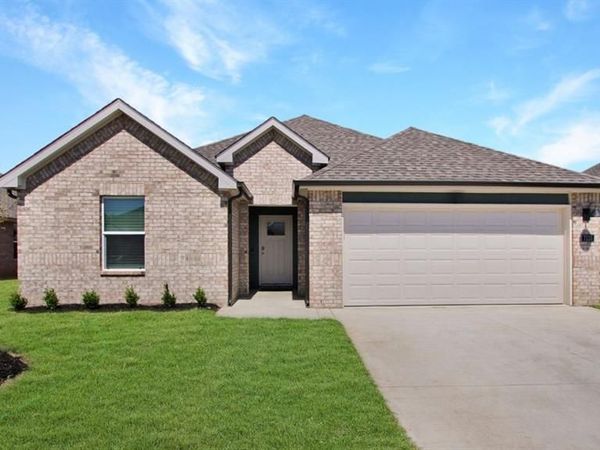 10225 NW 27th Street, Yukon, OK 73099