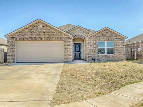 9504 Saddle Drive, Yukon, OK 73099
