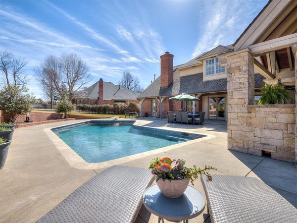 5812 Country Club Drive, Edmond, OK 73025