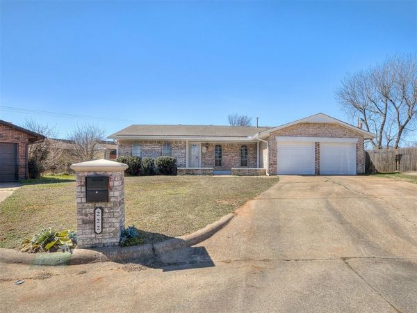 222 Shadybrook Place, Midwest City, OK 73110