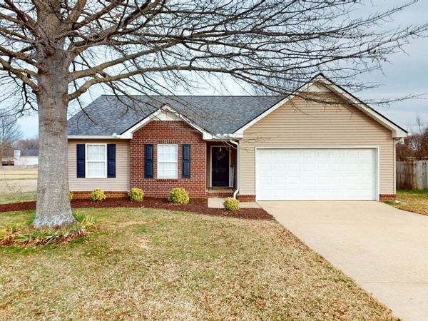 1241 Mac Duff Dr, Murfreesboro, TN 37128