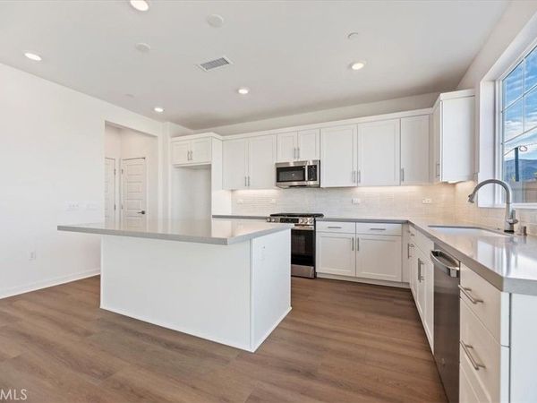 3730 Crossen Drive, Corona, CA 92883