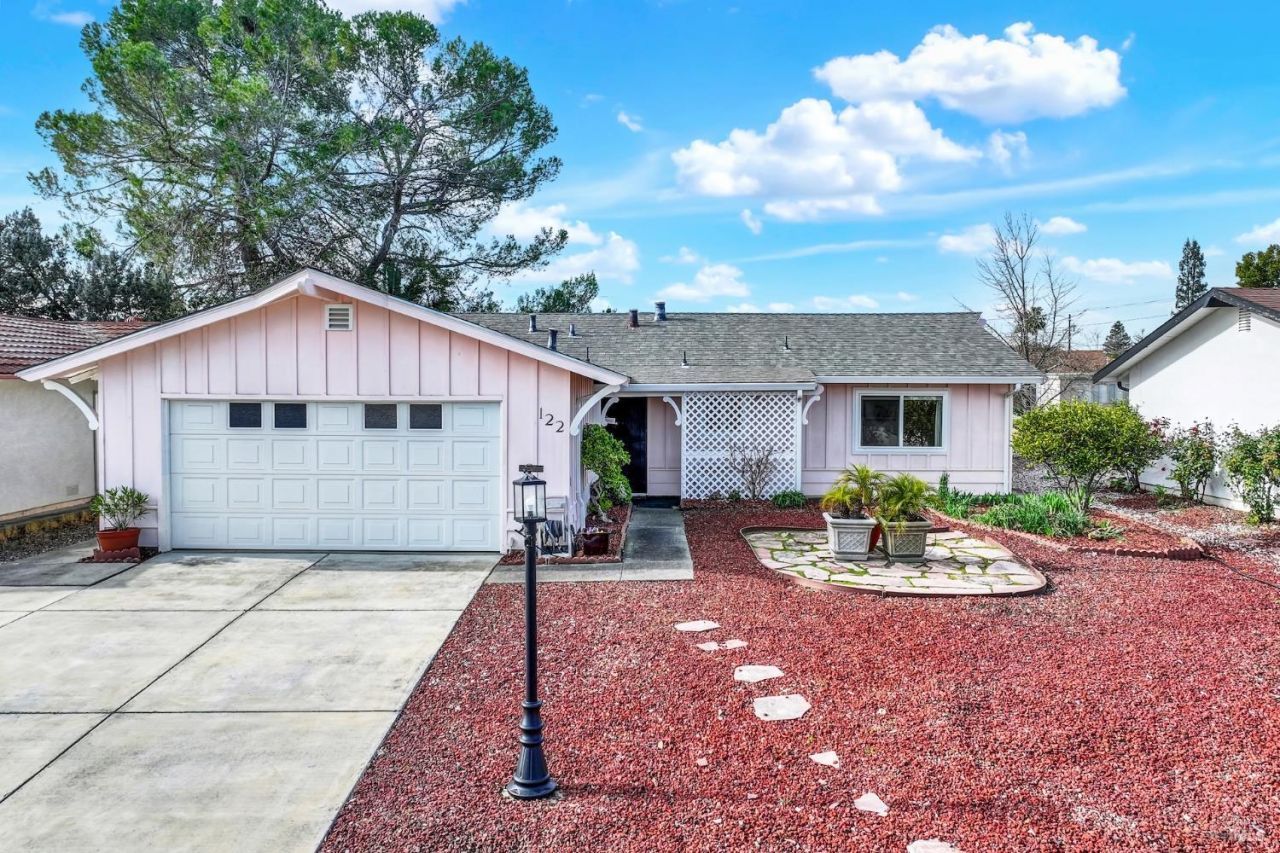 122 Isle Royale Circle, Vacaville, CA 95687 Main Photo