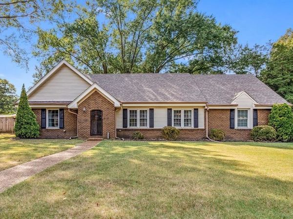 1595 MILLER FARMS RD, Germantown, TN 38138