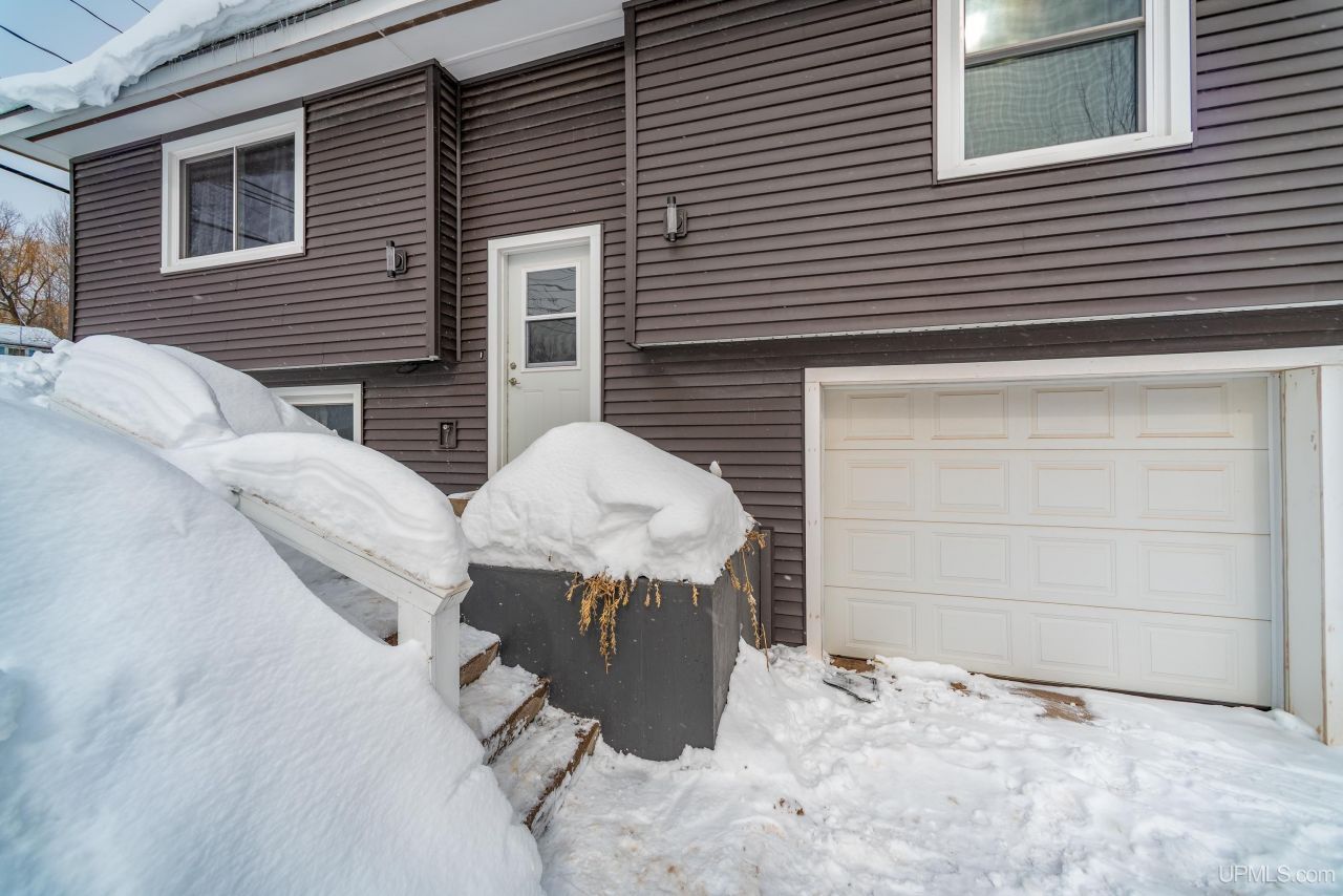 1250 Cleveland Avenue, Marquette, MI 49855 Main Photo