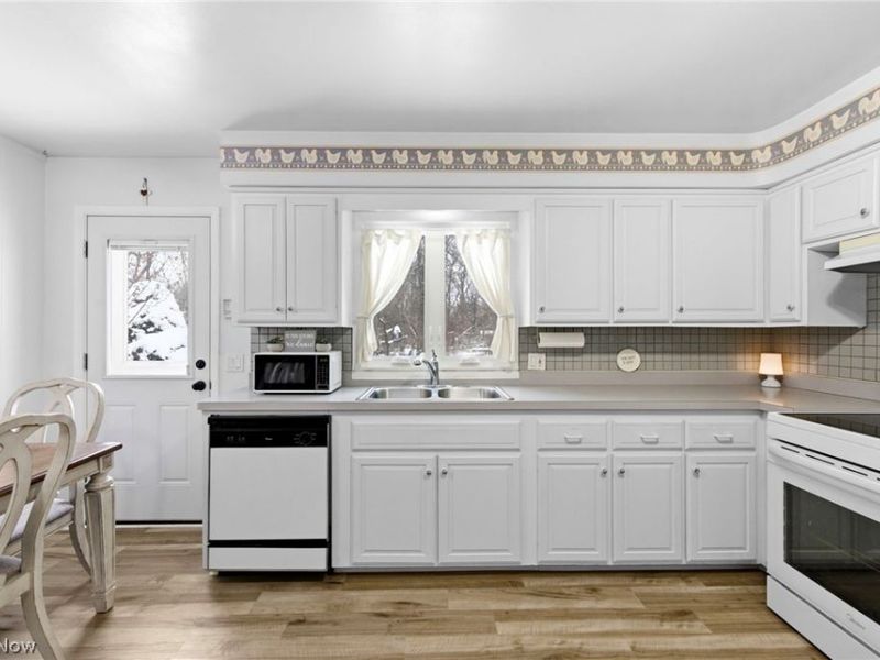 18158 Cook Avenue, Strongsville, OH 44136 Photo 8