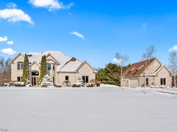 2333 Northgate Drive, Hinckley, OH 44233