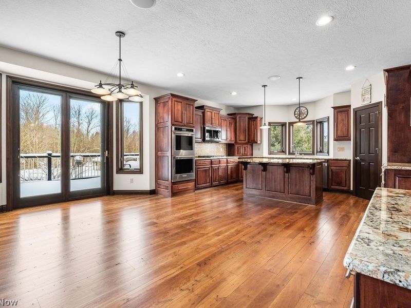 2333 Northgate Drive, Hinckley, OH 44233 Photo 9