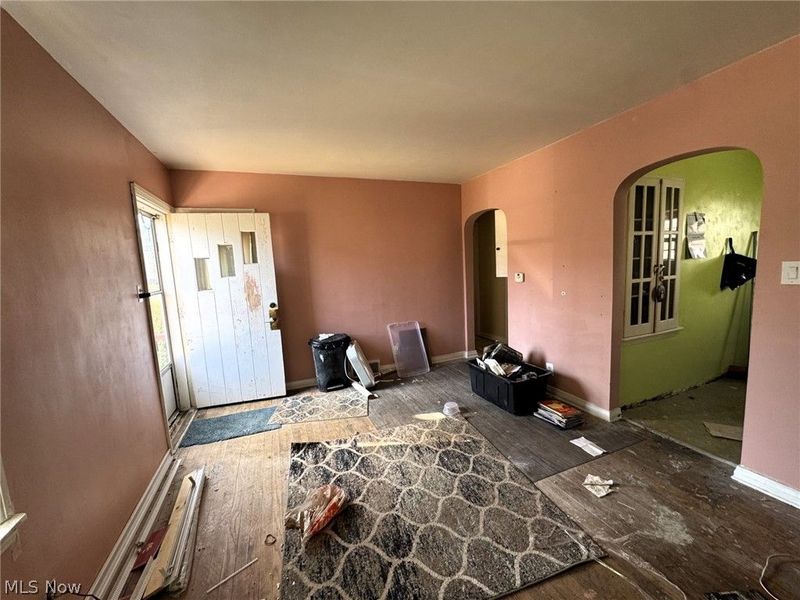 1423 Falls Avenue, Cuyahoga Falls, OH 44223 Photo 4