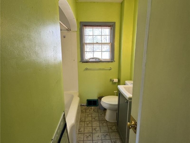 1423 Falls Avenue, Cuyahoga Falls, OH 44223 Photo 8