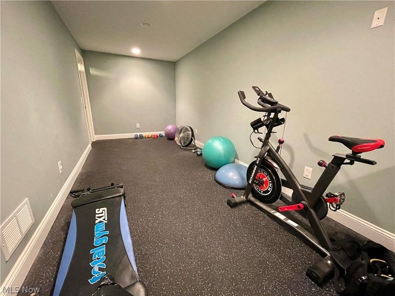 5558 Hollythorn Drive, Brecksville, OH 44141 Photo 23