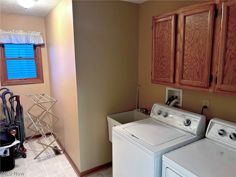 6328 Hastings Drive, North Olmsted, OH 44070 Photo 13