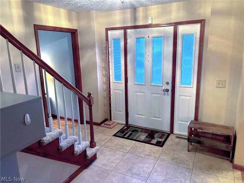 6328 Hastings Drive, North Olmsted, OH 44070 Photo 2