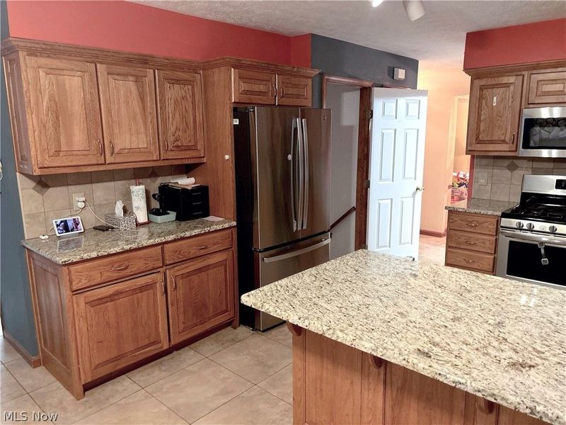 6328 Hastings Drive, North Olmsted, OH 44070 Photo 7