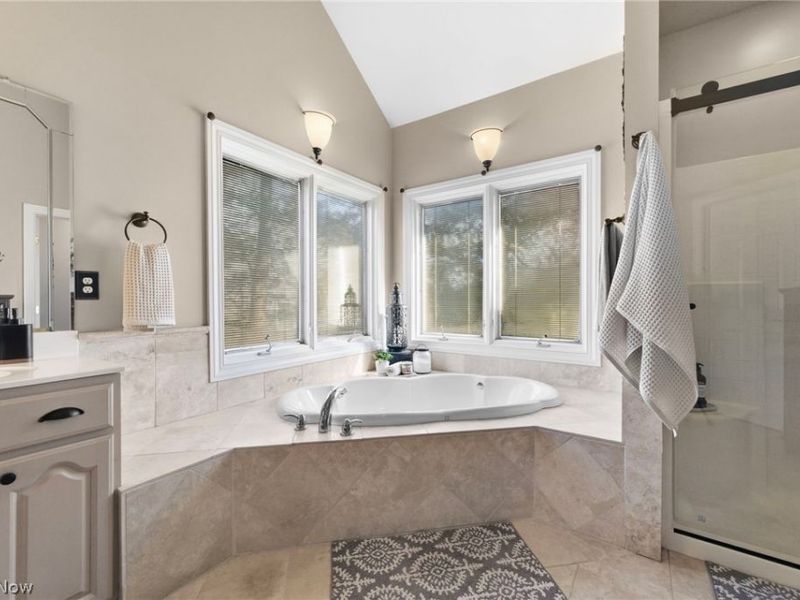 6199 Highland Green Drive, Medina, OH 44256 Photo 28