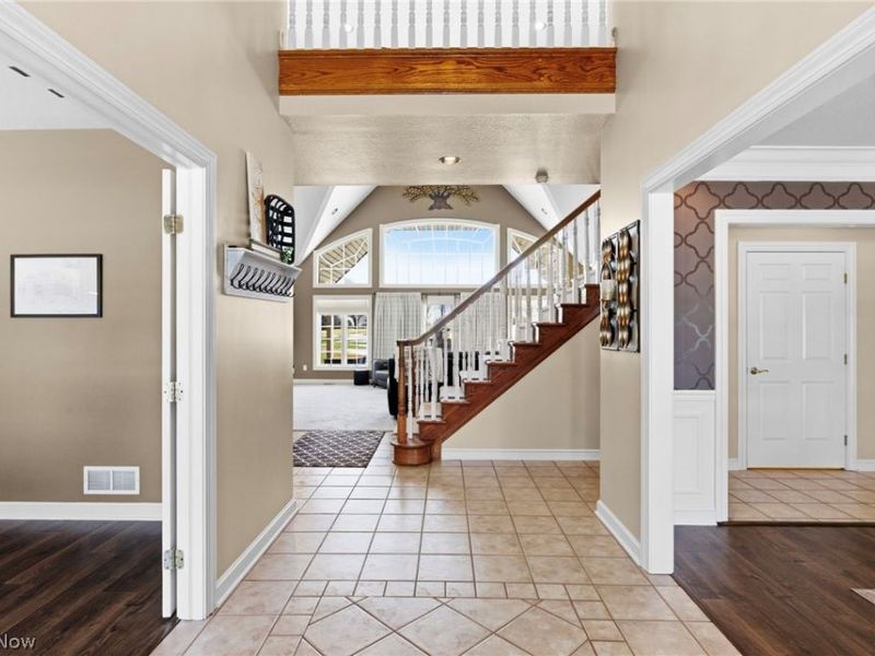 6199 Highland Green Drive, Medina, OH 44256 Photo 6