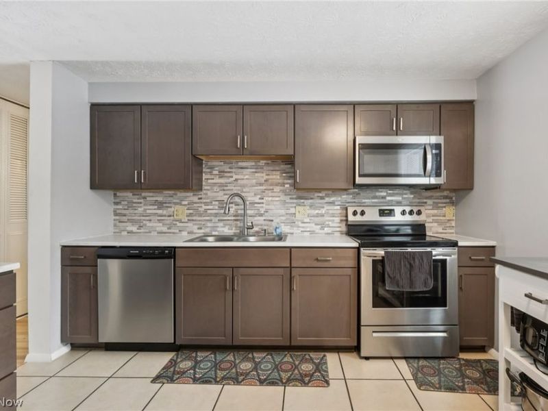 1745 Oak Trail Street NE, Massillon, OH 44646 Photo 7