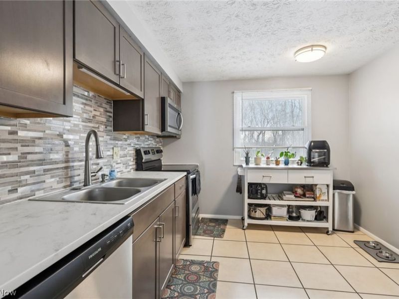 1745 Oak Trail Street NE, Massillon, OH 44646 Photo 8