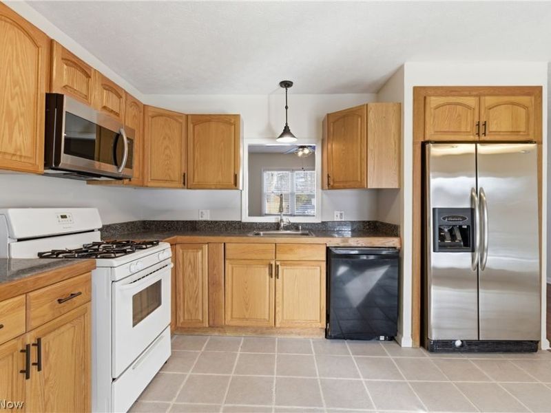 1480 Forestview Drive, Vermilion, OH 44089 Photo 11