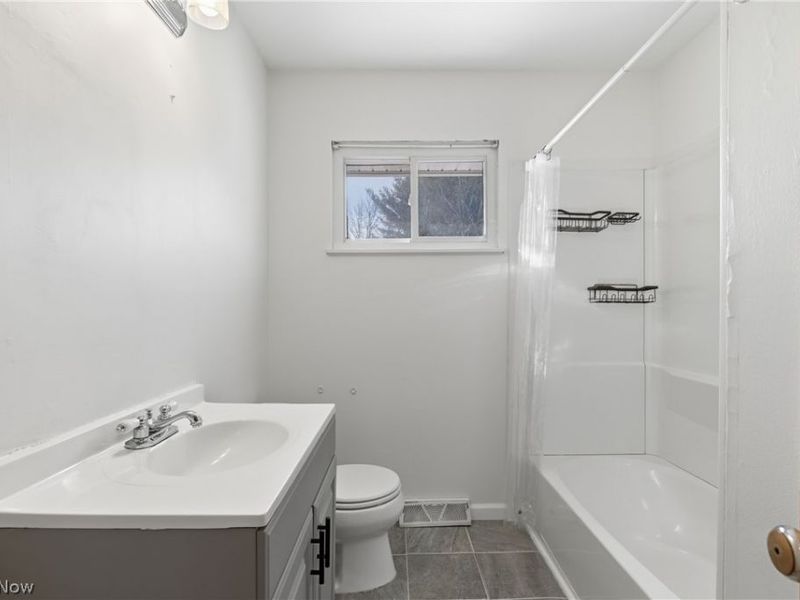 1480 Forestview Drive, Vermilion, OH 44089 Photo 27