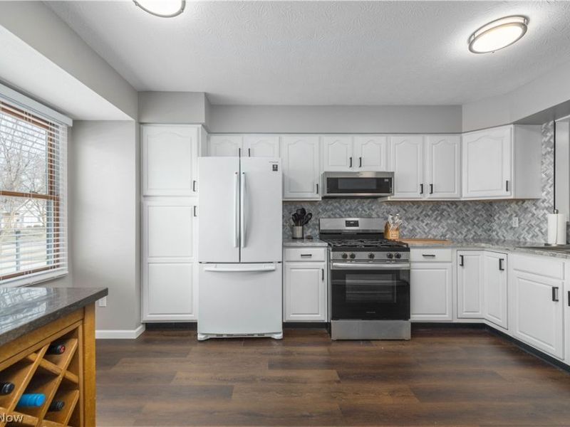 219 Bridgeport Drive, Elyria, OH 44035 Photo 10