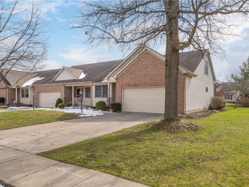 219 Bridgeport Drive, Elyria, OH 44035 Photo 2