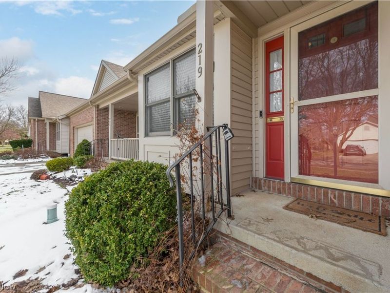 219 Bridgeport Drive, Elyria, OH 44035 Photo 3