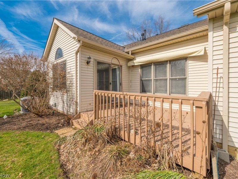 219 Bridgeport Drive, Elyria, OH 44035 Photo 4