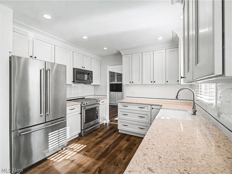 121 Cliffside Commons Drive, Rocky River, OH 44116 Photo 10