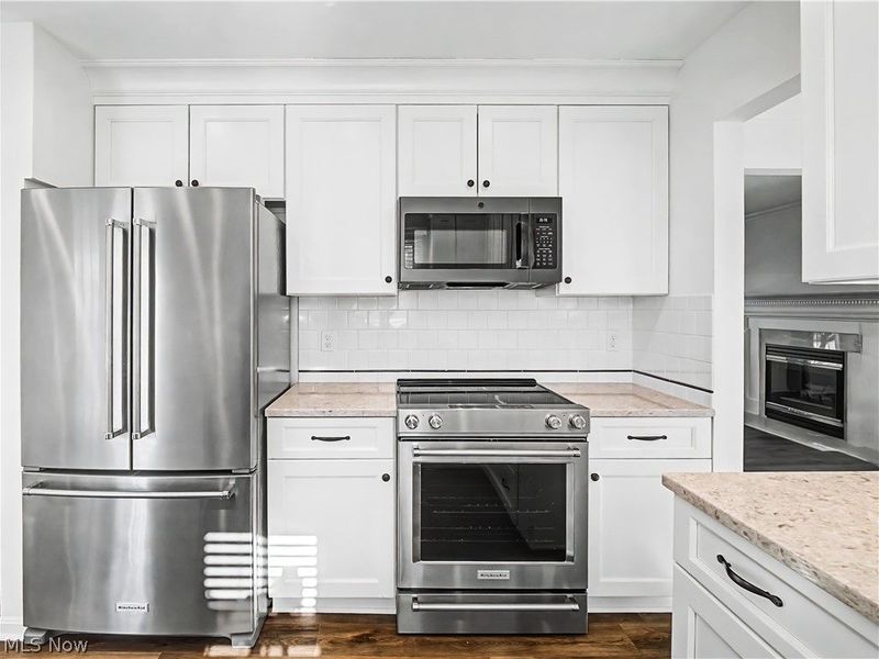 121 Cliffside Commons Drive, Rocky River, OH 44116 Photo 12