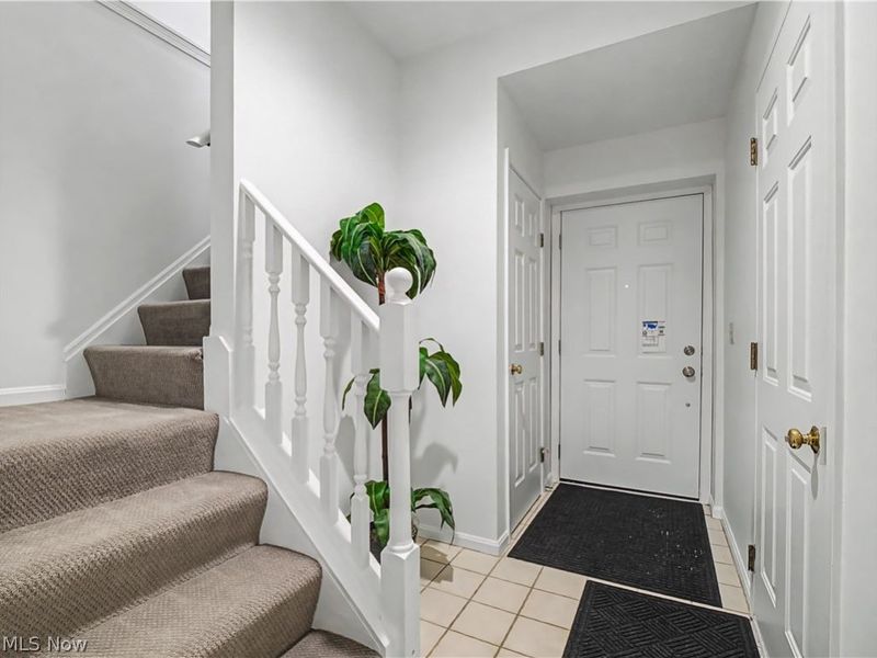 121 Cliffside Commons Drive, Rocky River, OH 44116 Photo 3